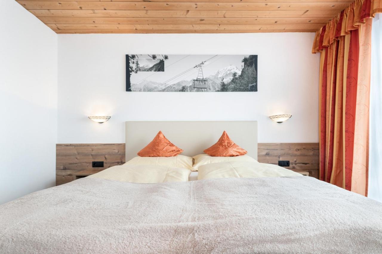 Gasthof Pension Berghof ヒパッハ エクステリア 写真