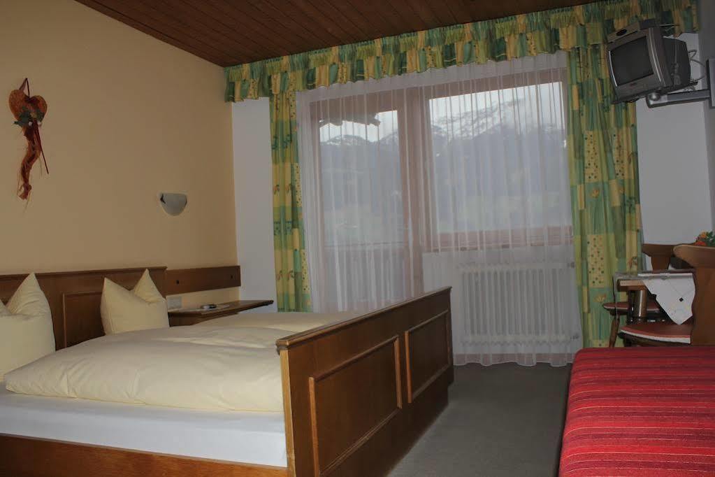 Gasthof Pension Berghof ヒパッハ エクステリア 写真