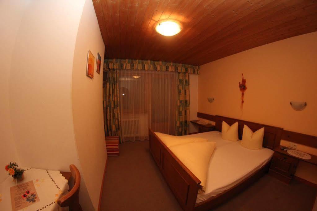 Gasthof Pension Berghof ヒパッハ エクステリア 写真